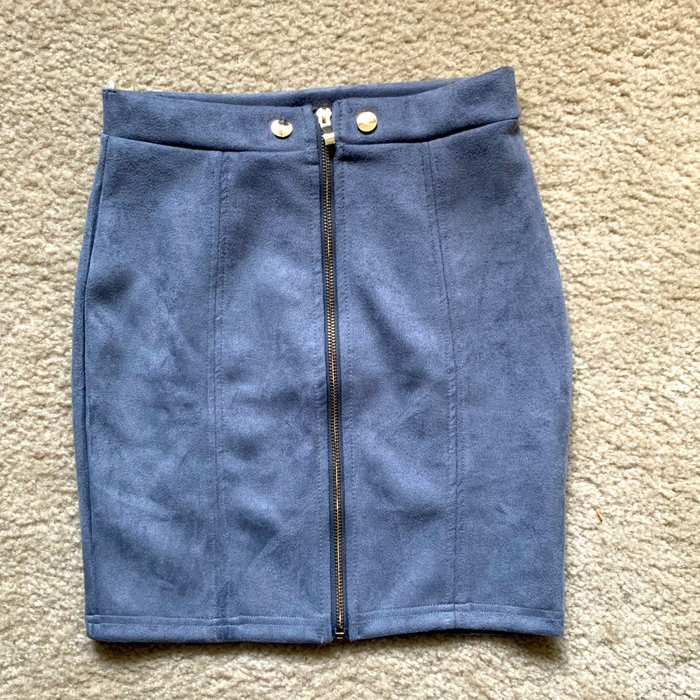 Akira/ mini skirt